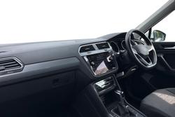 VOLKSWAGEN Tiguan Photo 2