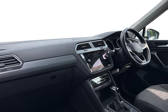 VOLKSWAGEN Tiguan Photo 2
