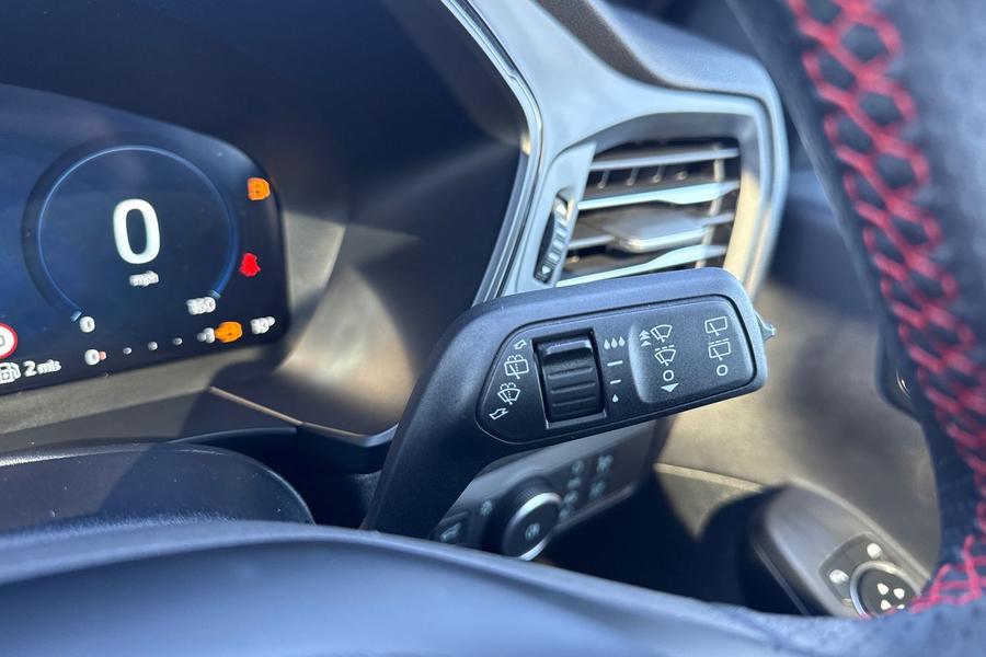 Ford KUGA Photo autoimg-4667d0fe7077d111530930950df1740590bbd071.jpg