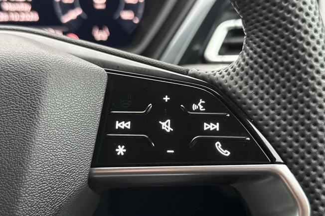 AUDI Q4 e-tron Photo 17
