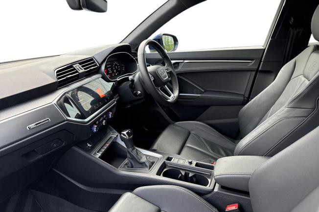 Audi Q3 Photo 2