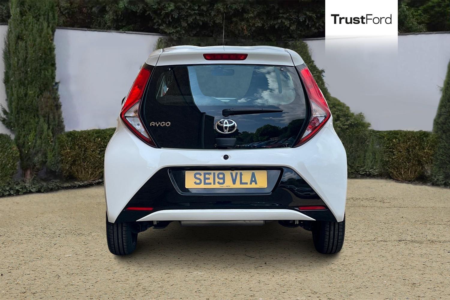 Toyota AYGO Photo 6