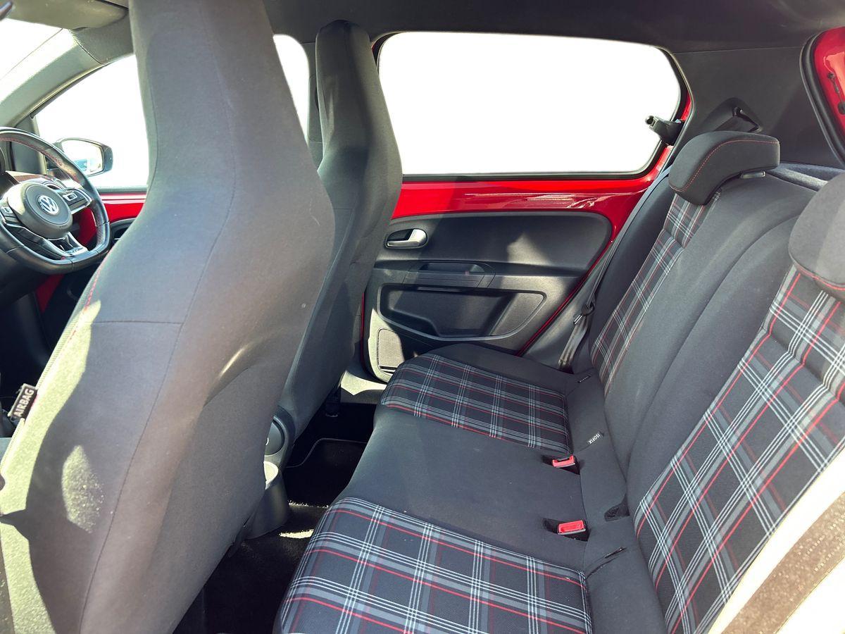 Volkswagen up! Photo autoimg-467319d195c61b3f18a429eb5e0814e1cd579e5c.jpg