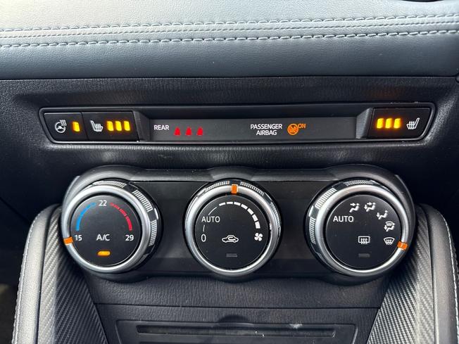 MAZDA Mazda2 Photo 35