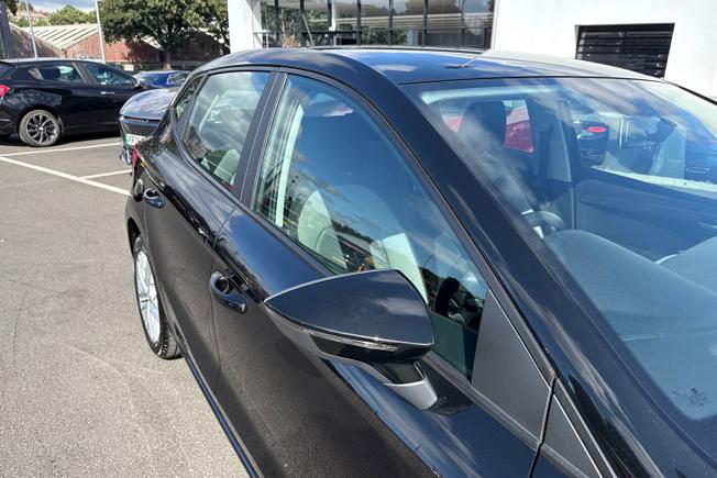 SEAT Ibiza Photo 20