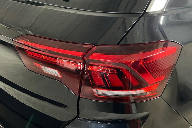 VOLKSWAGEN T-Roc Photo 18