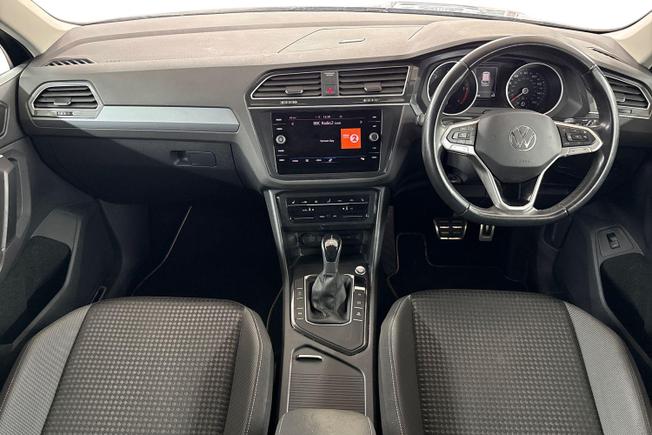 VOLKSWAGEN Tiguan Photo 10