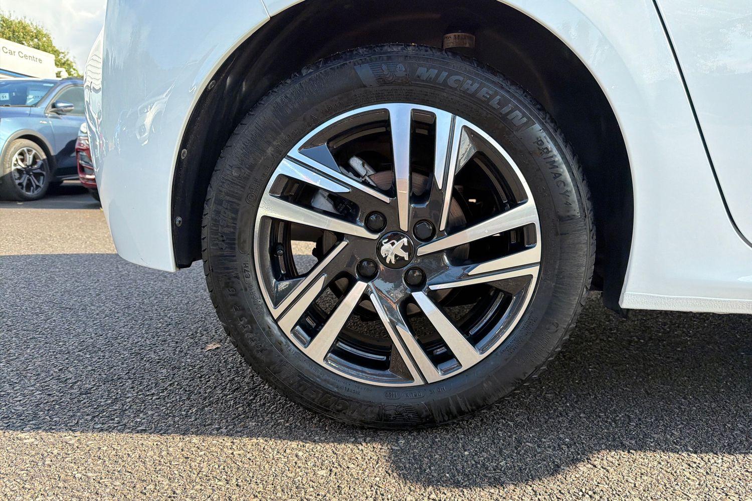 Peugeot 208 Photo 7