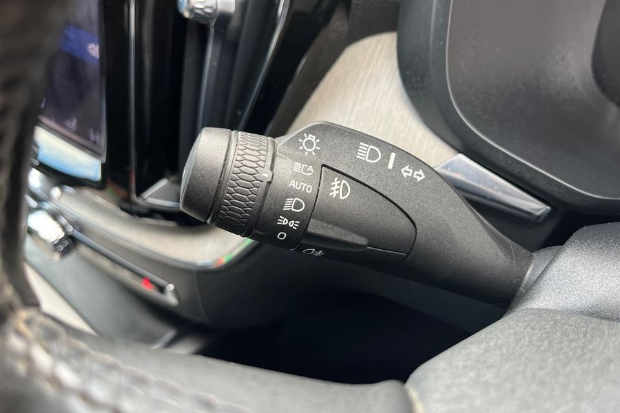 Volvo XC60 Photo autoimg-4680b10de24602076b19691fcb93e58c8eb56811.jpg