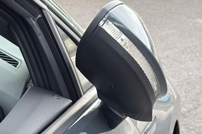 VOLKSWAGEN Golf Photo 47