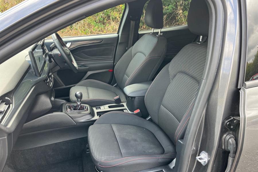 Ford Focus Photo autoimg-46855b87c3dcc3dc61564ba5002dc2d25537f338.jpg