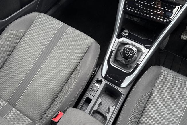 Volkswagen T-Roc Photo 23