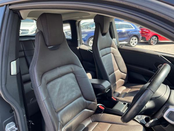 BMW i3 Photo autoimg-4692c1833242a9b1fecfdb07ae3b29dd7a871f02.jpg
