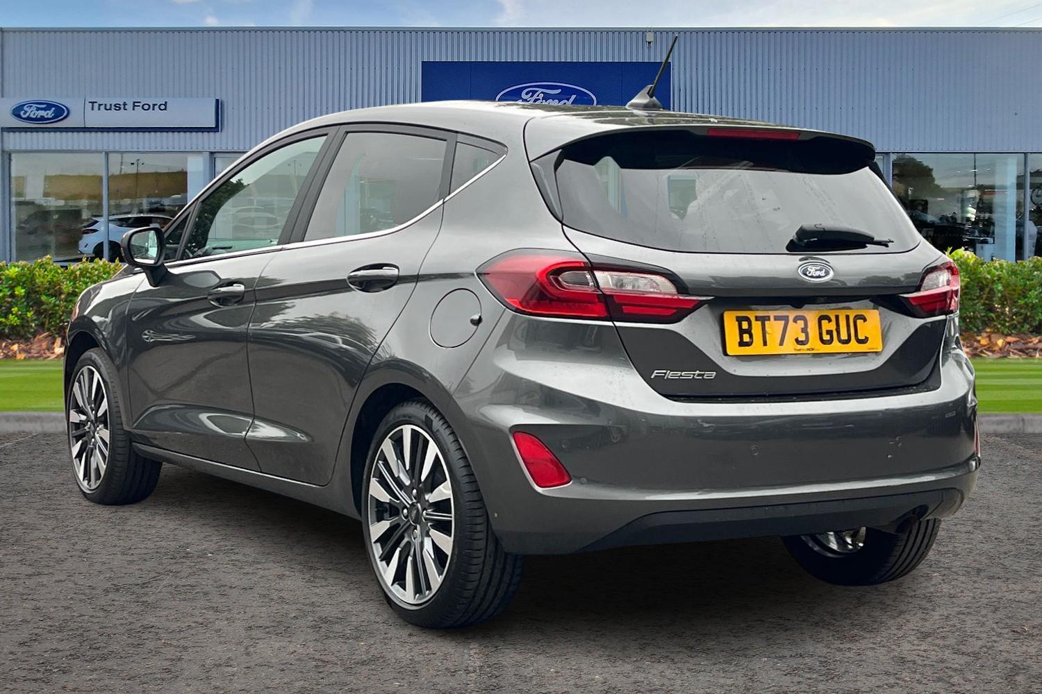 Ford FIESTA Photo 1