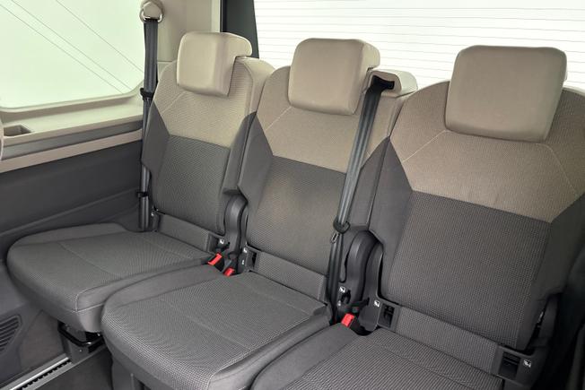 VOLKSWAGEN Multivan Photo 31