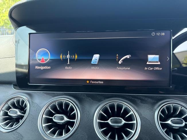 MERCEDES-BENZ E Class Photo 36
