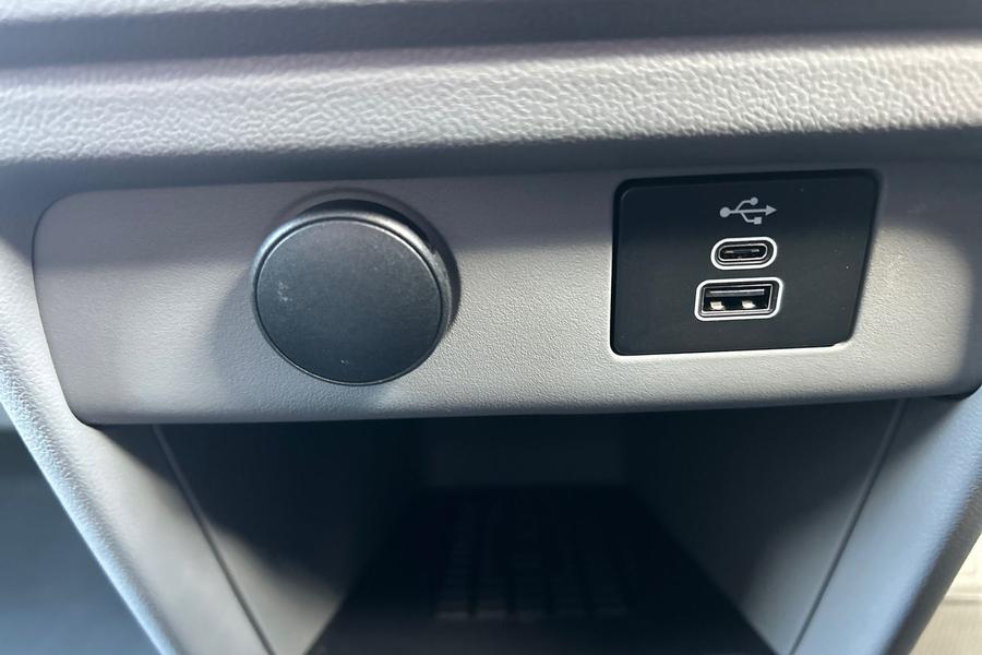Ford TRANSIT CUSTOM Photo autoimg-46a3bbfc7baa5791e490b48f99b4c74c27bac5bb.jpg