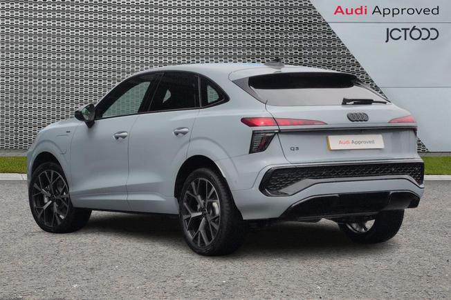 AUDI Q3 Photo 3