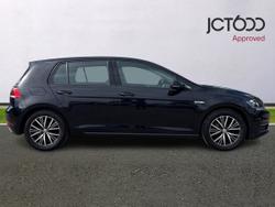 VOLKSWAGEN Golf Photo 4