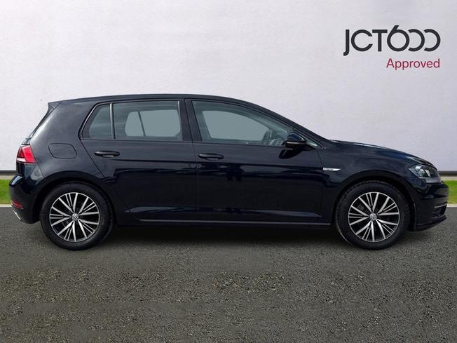VOLKSWAGEN Golf Photo 4