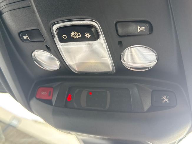 PEUGEOT 5008 Photo 58