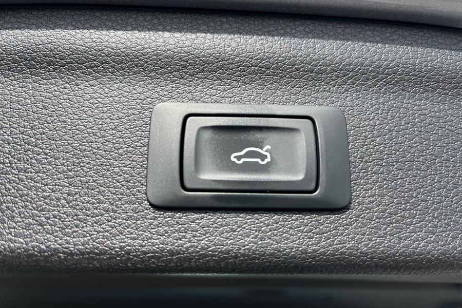 Audi Q3 Photo autoimg-46bbc31fd685f7254778d623e97f569afa662796.jpg