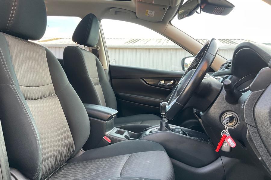Nissan X-TRAIL Photo autoimg-46bdad4032330967f031f3b42a36cf52949e7a50.jpg