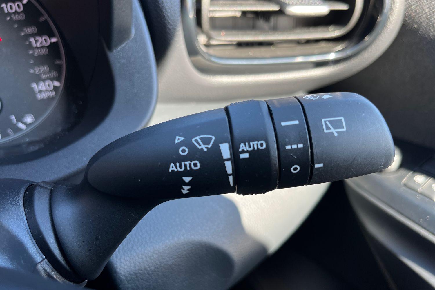 Toyota YARIS Photo 14