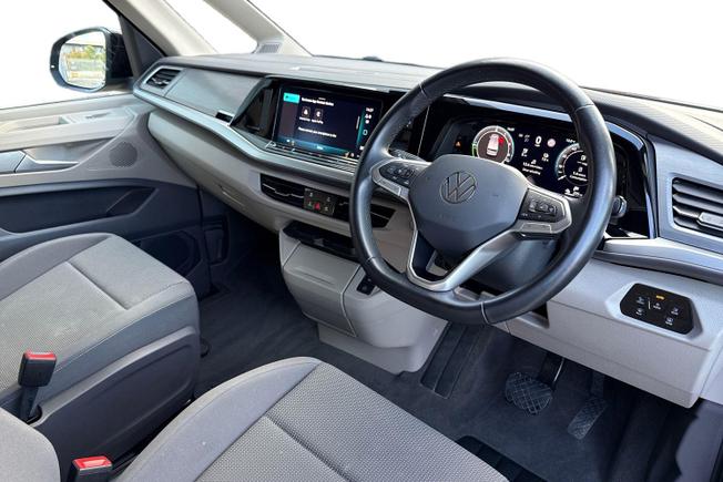 VOLKSWAGEN Multivan Photo 6