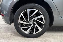 VOLKSWAGEN Golf Photo 5