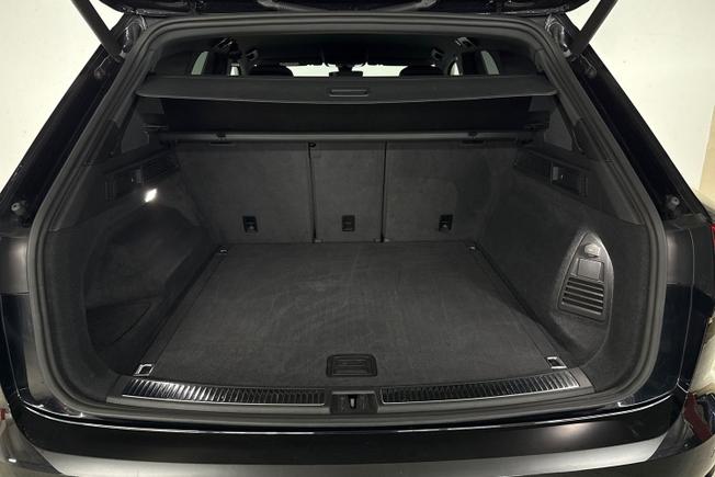 VOLKSWAGEN Touareg Photo 12
