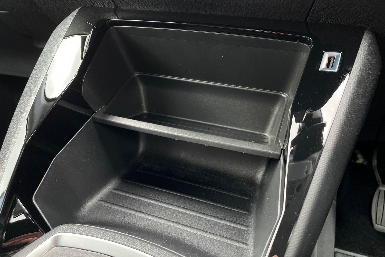 Peugeot 208 Photo 31