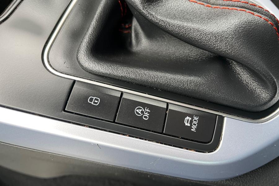 SEAT ARONA Photo autoimg-46cef94e5677a9cd818c418e40e6f01502028adc.jpg