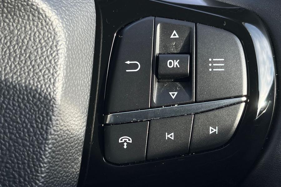 Ford PUMA GEN-E Photo autoimg-46d2afbd63c09370f12bcdd73b453a34a3259a22.jpg