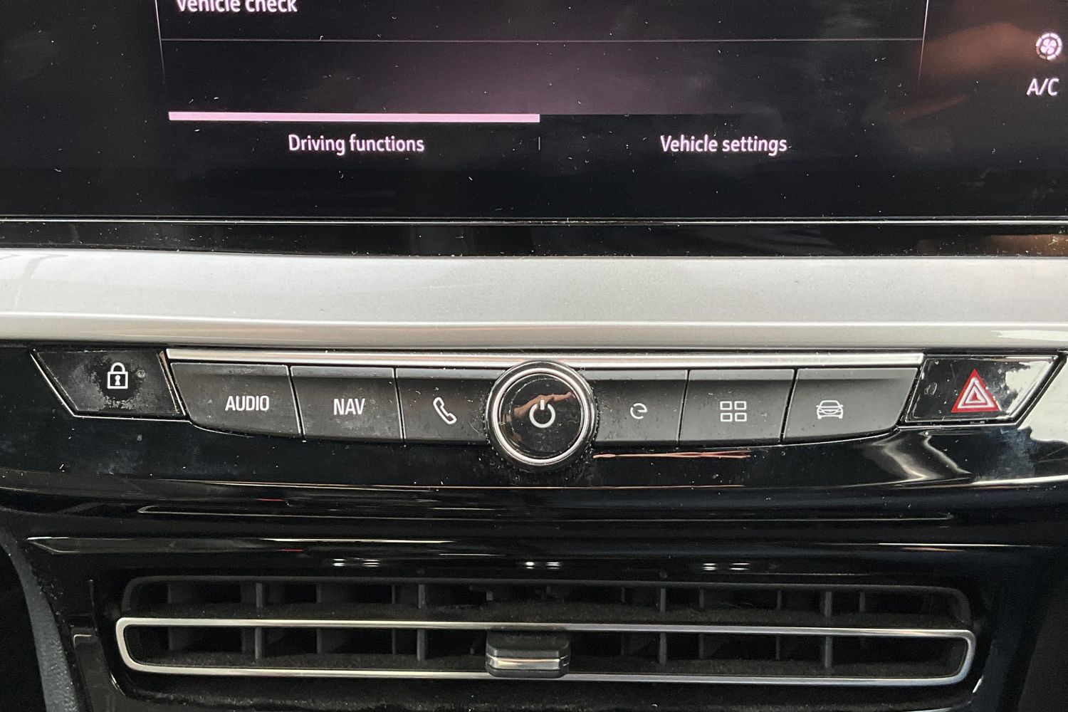 Vauxhall MOKKA Photo 28