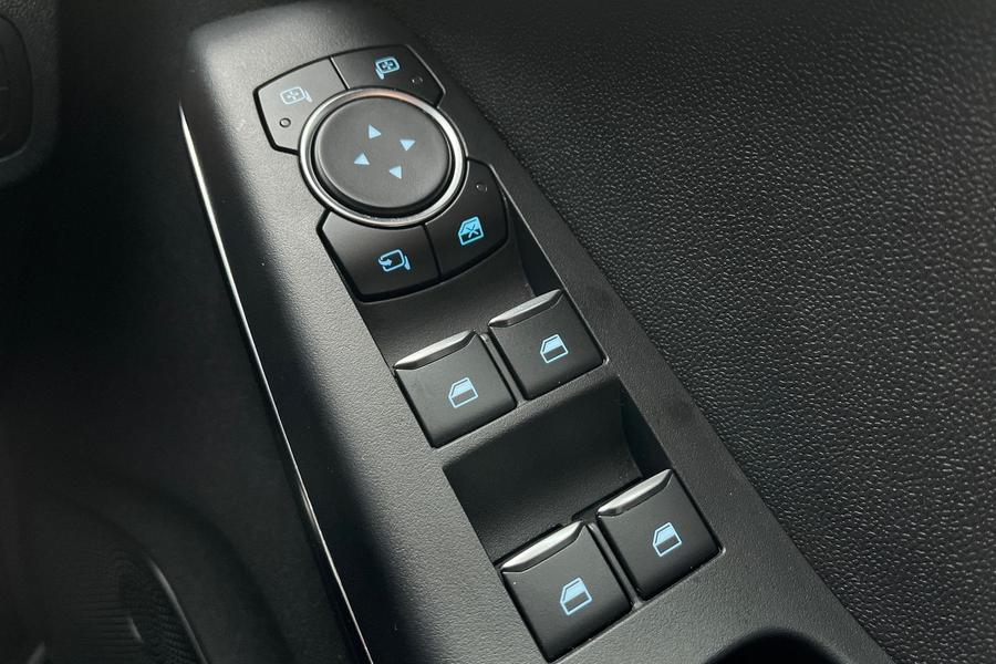 Ford Fiesta Photo autoimg-46d53a390793209d6897bf74f2e1602e3005cbe5.jpg