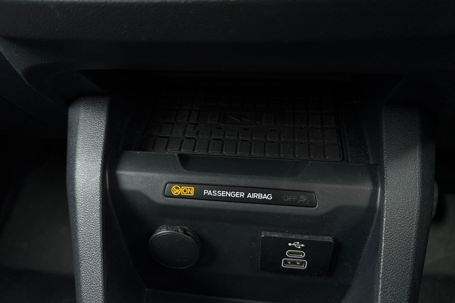 Ford TRANSIT COURIER Photo 28