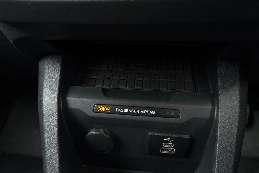 Ford TRANSIT COURIER Photo autoimg-46d9cc9721a5854bd69e30b8f2217925895f9304.jpg