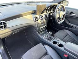 MERCEDES-BENZ GLA Photo 2