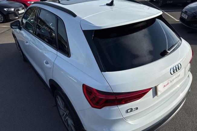 AUDI Q3 Photo 23