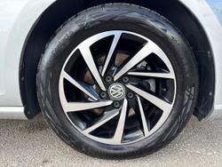 Volkswagen Golf Photo 5