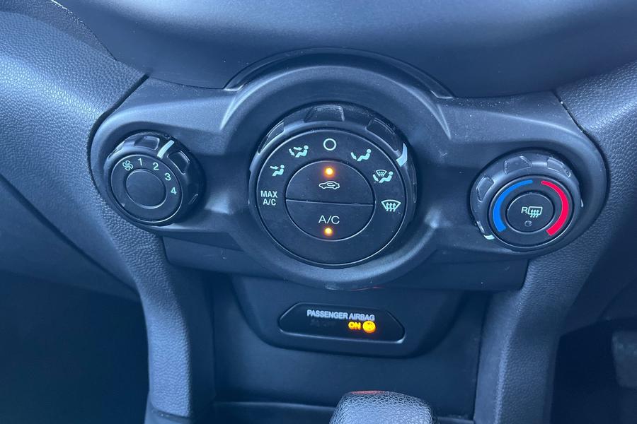 Ford ECOSPORT Photo autoimg-46e71da43bf06a91a29048beef3e2396a09ee4fa.jpg