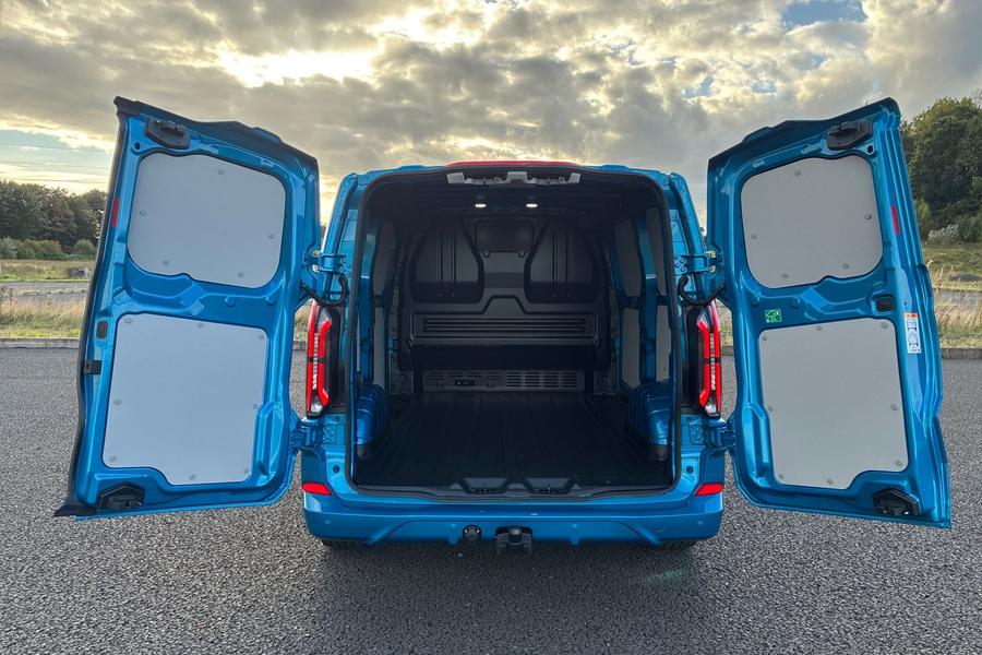 Ford Transit Custom Photo autoimg-46ef7988ae5d9aeaffe18bff9d3a006f1ae65efe.jpg