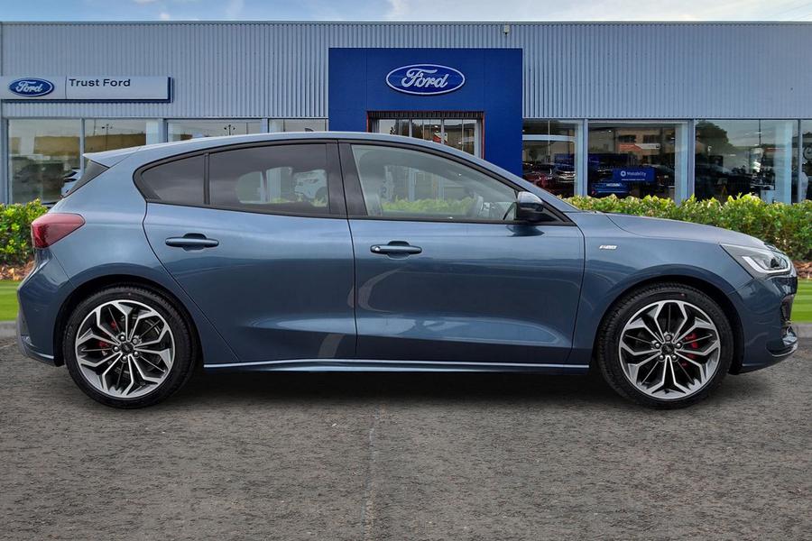 Ford FOCUS Photo autoimg-46f33d8d9117aa9f54b91aeb92dd3408240b9c38.jpg
