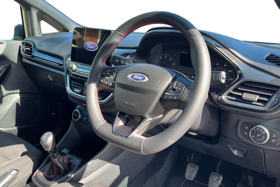 Ford FIESTA Photo autoimg-46f520486fd184312c28e8d4355122a5e57ba4f3.jpg