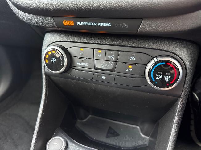 FORD Fiesta Photo 28