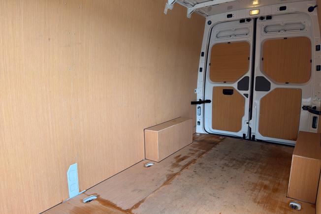VOLKSWAGEN Crafter Photo 9
