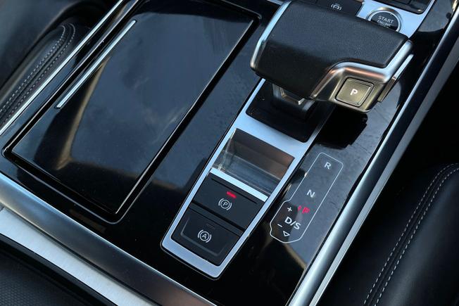 AUDI Q7 Photo 39