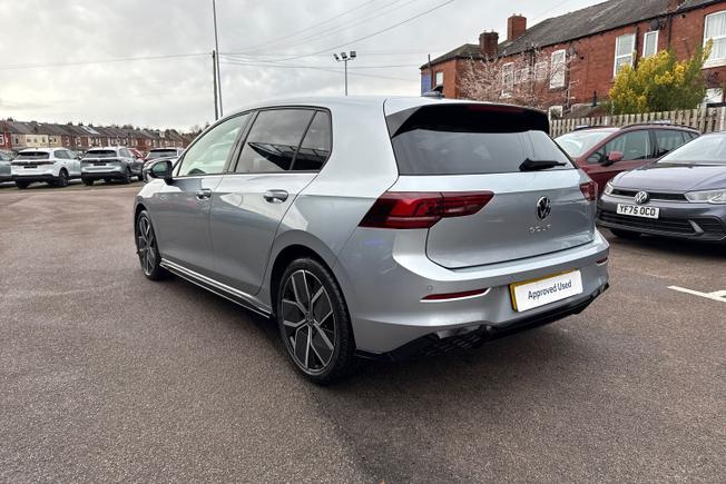 VOLKSWAGEN Golf Photo 23