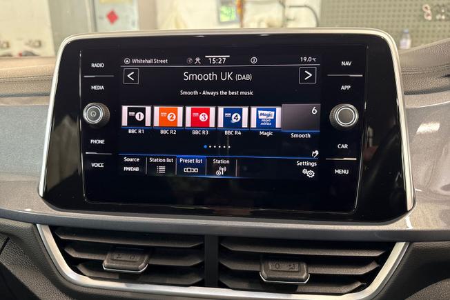 Volkswagen T-Roc Photo 13